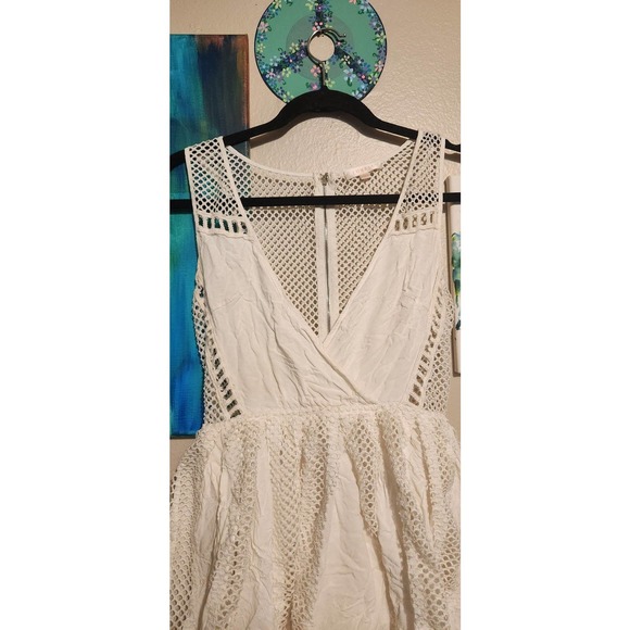 White sleeveless top netting see thru back lace details layered bottom M  Luxxel - Picture 2 of 9